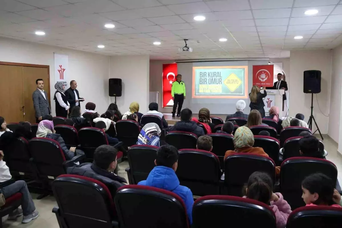 Erzurum’da ‘Minik Trafik Dedektifleri’ Etkinliği Düzenlendi