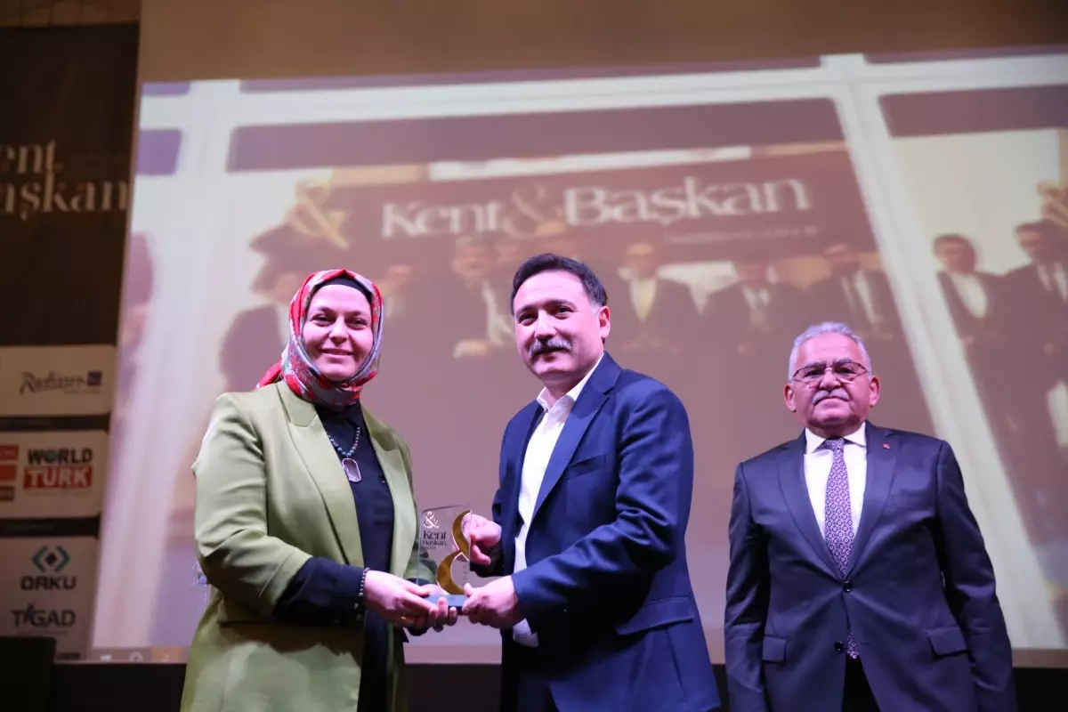 Gaziantep Belediye Başkanı’na Ortez-Protez Merkezi ile ödül